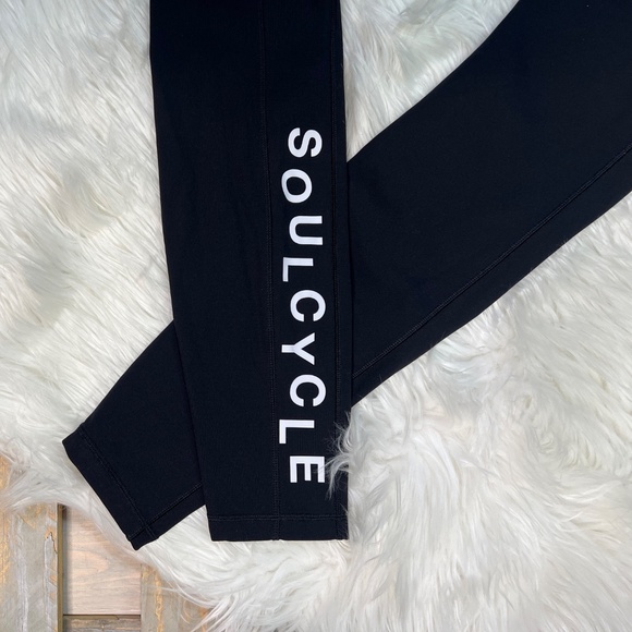 EUC [Lululemon X Soulcycle] Black & White < Speed Up > Legging + Pockets | 6 - Picture 7 of 13